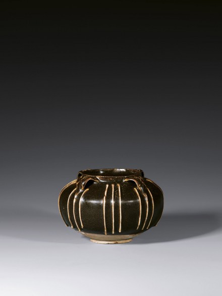 A WHITE-RIBBED BROWN-GLAZED STONEWARE JAR