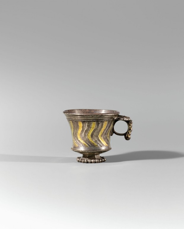 A SOGDIAN PARCEL-GILT SILVER FLUTED CUP