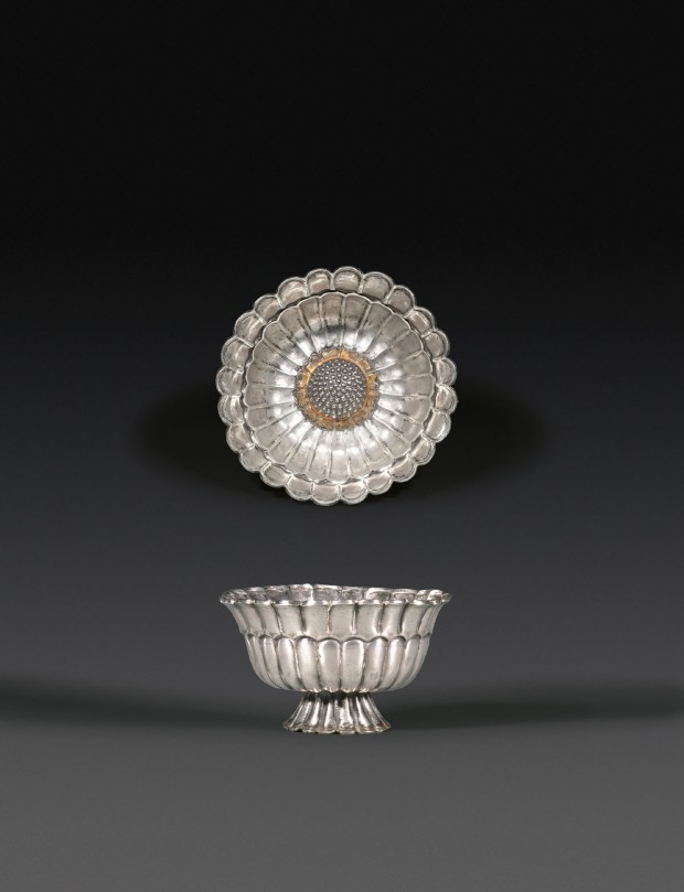 A PARCEL-GILT SILVER CHRYSANTHEMUM-FORM CUP