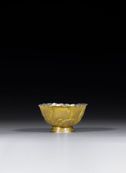 A GILT-SILVER FLOWER-SHAPED CUP