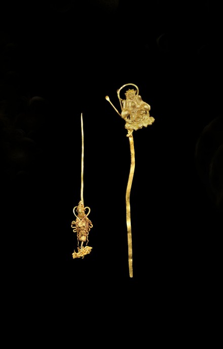 TWO FIGURAL GOLD HAIR ORNAMENTS