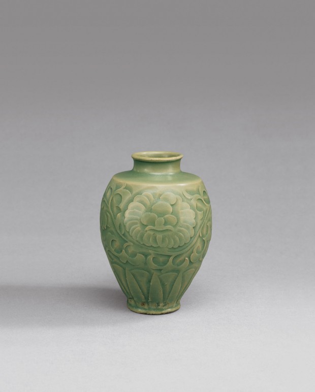 A CARVED YAOZHOU CELADON VASE