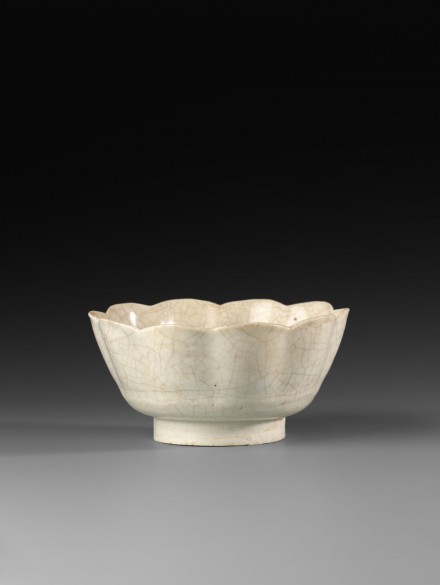 A YINGQING GLAZED PORCELAIN FLOWER-SHAPED BOWL