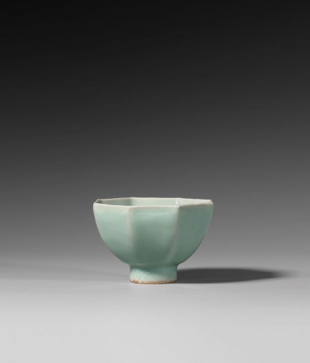 A LONGQUAN CELADON OCTAGONAL BOWL