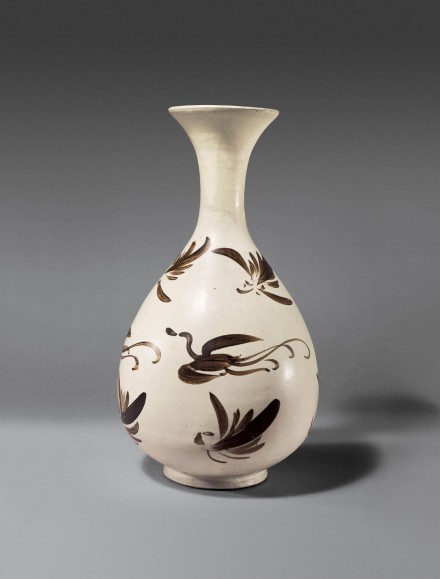 A CIZHOU POTTERY VASE PAINTED WITH BIRDS (YUHUCHUNPING)