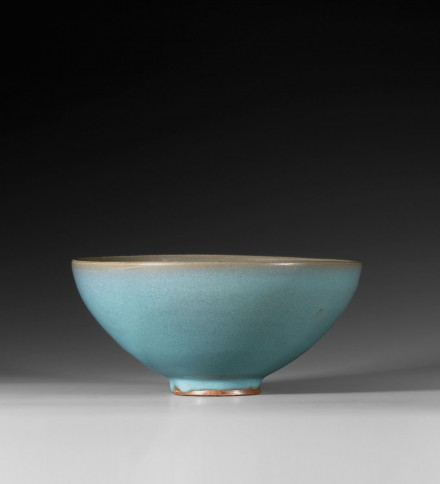 A LARGE JUNYAO BLUE-GLAZED BOWL