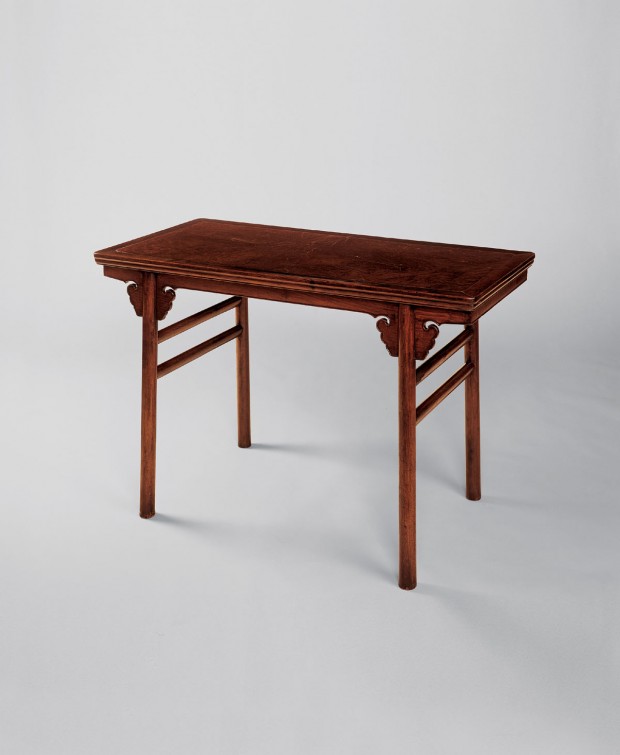 A MING HUANGHUALI AND BURLWOOD SMALL PAINTING TABLE
