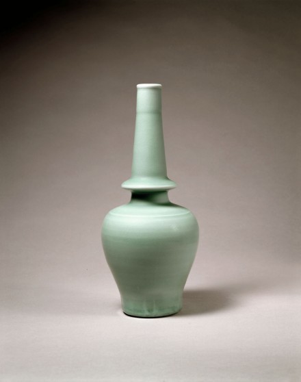 A LONGQUAN CELADON BUDDHIST RITUAL WATER VESSEL