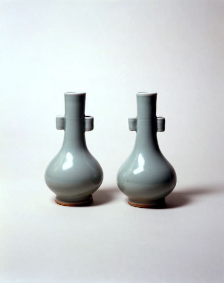 A PAIR OF SMALL LONGQUAN CELADON VASES