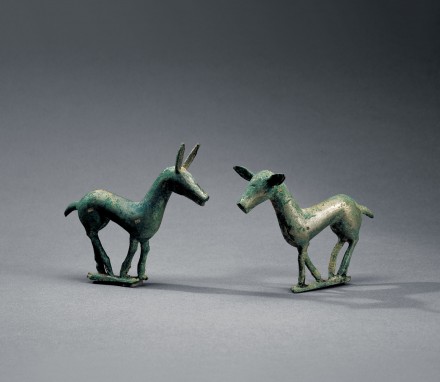 A PAIR OF ORDOS BRONZE KULANS