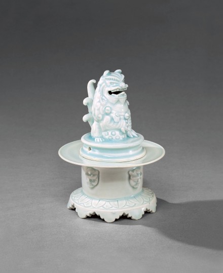 A YINGQING GLAZED PORCELAIN CENSER AND FU LION COVER