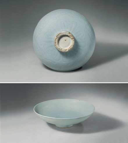 A RARE ‘SHUFU’-TYPE CARVED AND MOULDED SHALLOW CIRCULAR BOWL