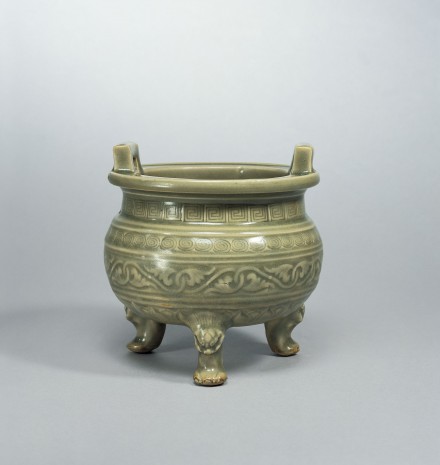 A YAOZHOU BRONZE-FORM CELADON CENSER