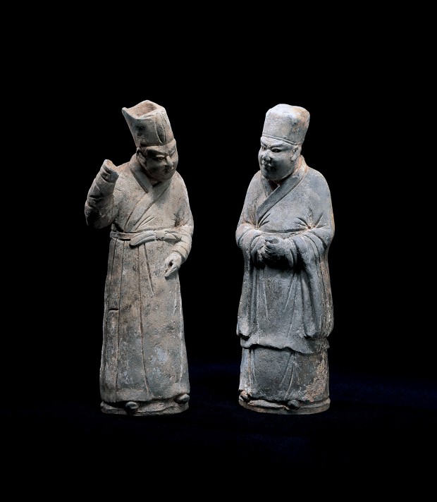 A PAIR OF GRAY POTTERY SCHOLAR-OFFICIALS