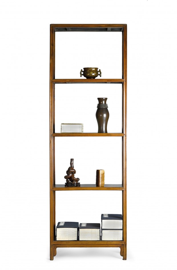 A BAIMU DISPLAY SHELF