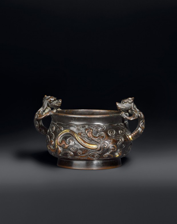 A GOLD-SPLASHED BRONZE ‘DRAGONS IN CLOUDS’ CENSER