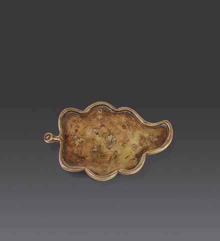 A GOLD-SPLASHED BRONZE INCENSE TRAY