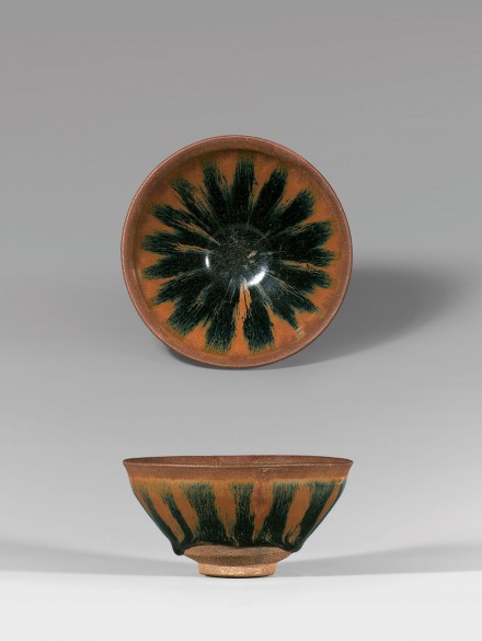 A JIANYAO ‘STARBURST’ BLACK- AND BROWN-GLAZED TEA BOWL