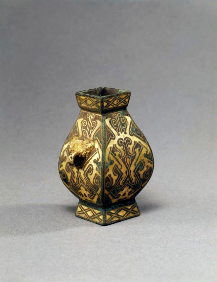 A MINIATURE GOLD-INLAID BRONZE VASE (FANGHU)