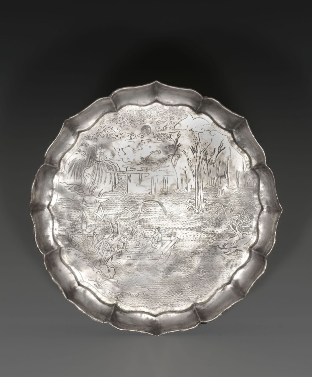 AN ENGRAVED SILVER ‘RED CLIFF’ PICTORIAL DISH