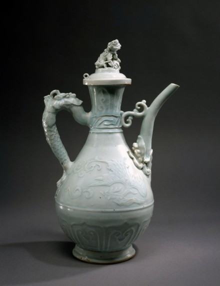 AN ELABORATELY DECORATED YINGQING PORCELAIN WINE EWER AND COVER