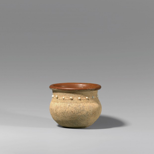 A RUSSET-GLAZED STONEWARE ‘RICE MEASURE’