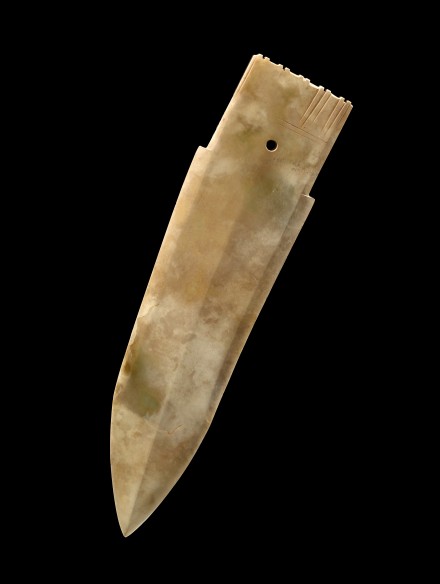 A LARGE CEREMONIAL JADE BLADE (GE)