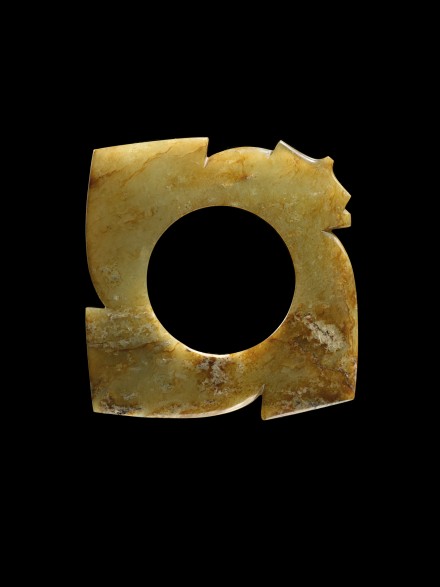 A NEOLITHIC JADE NOTCHED DISC (YABI)