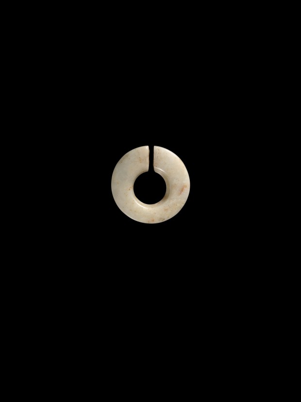 A NEOLITHIC JADE SLIT RING (JUE)