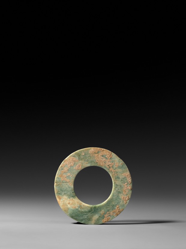 A NEOLITHIC JADE RING (HUAN)