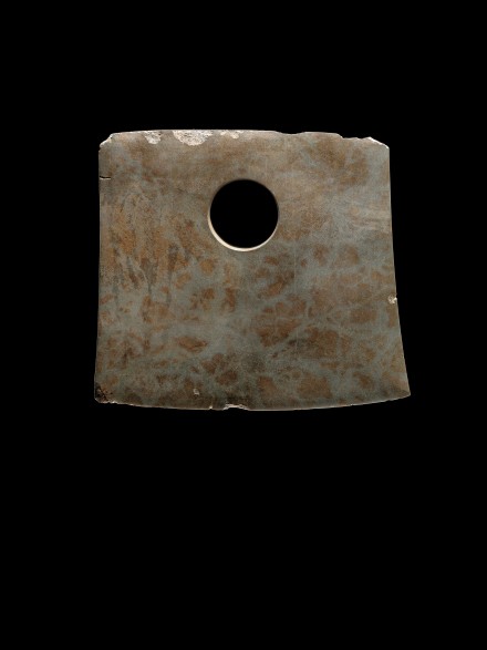 A LARGE NEOLITHIC STONE CEREMONIAL AXE (FU)