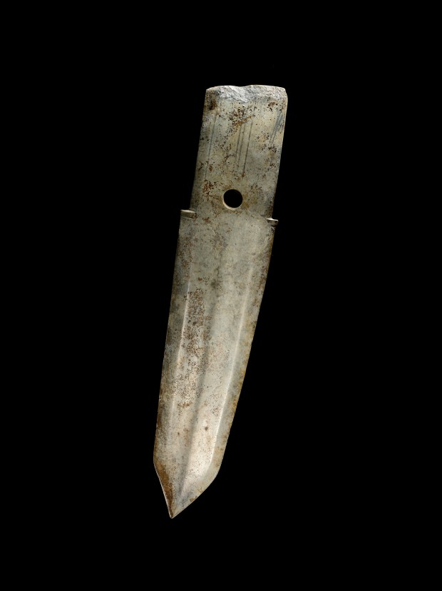 AN ARCHAIC JADE CEREMONIAL JADE DAGGER-AXE (GE)