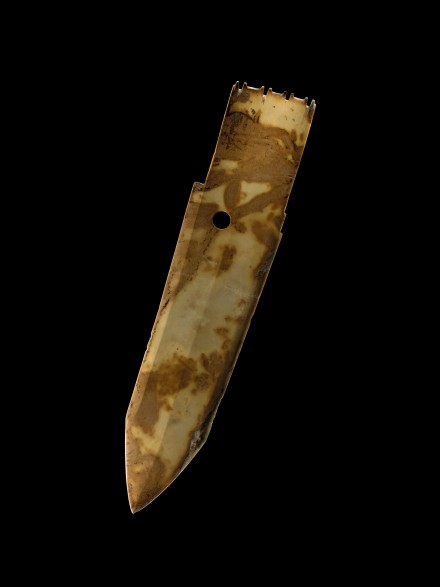 AN ARCHAIC JADE CEREMONIAL DAGGER-AXE (GE)