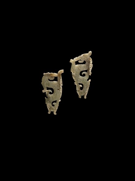 A PAIR OF ARCHAIC JADE DRAGON PENDANTS