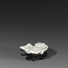 A SOFT-PASTE WHITE PORCELAIN LOTUS-FORM PALETTE (BITIAN)