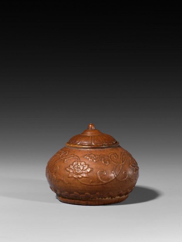 AN IMPERIAL MOULDED GOURD JAR AND COVER