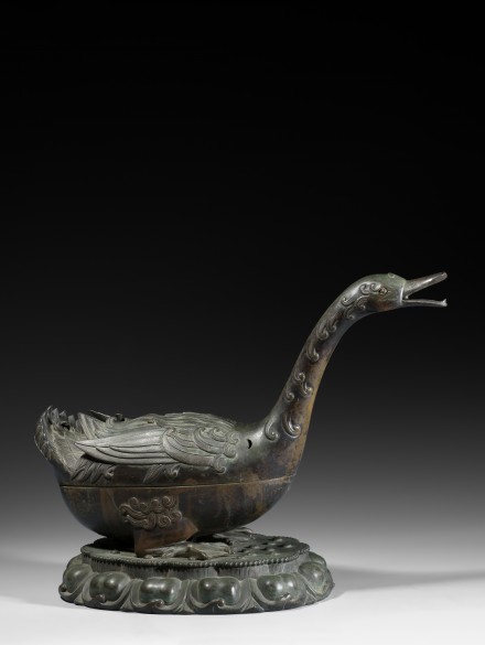 A LARGE BRONZE GOOSE-FORM INCENSE BURNER